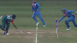 MS Dhoni Run Out