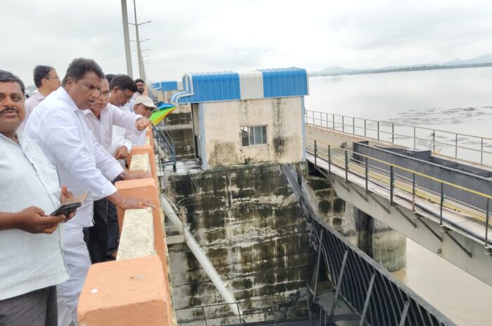 Ellampalli project: ఎల్లంపల్లి ప్రాజెక్టును సందర్శించిన విప్ లక్ష్మణ్