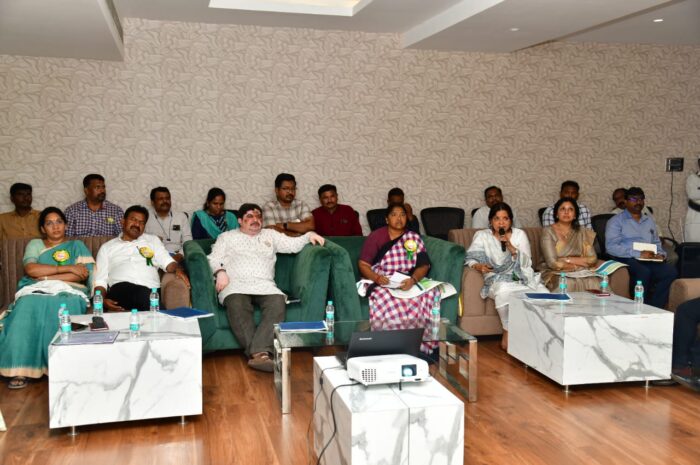 Minister Sitakka: అంగన్‌వాడీలు దేశానికి ఆదర్శంగా నిలవాలి