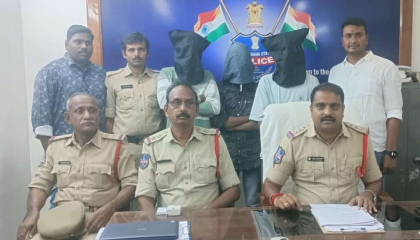 Three arrested for transporting ganja