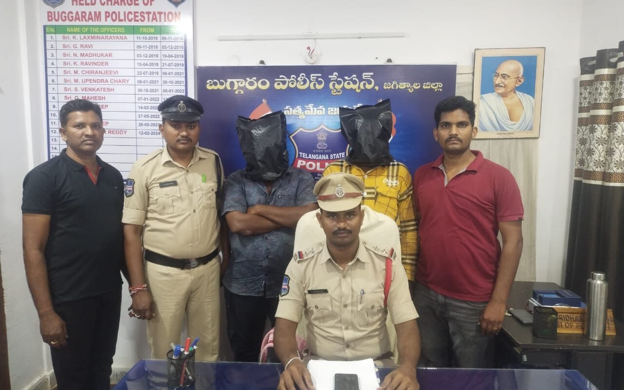 Two arrested for transporting ganja