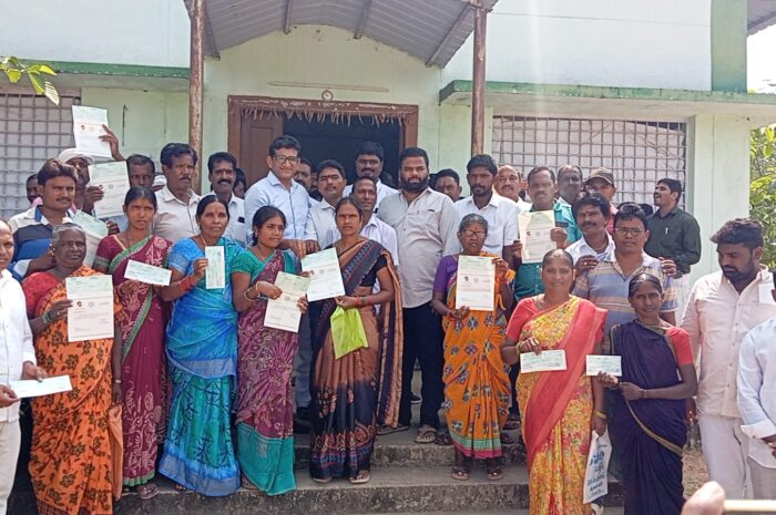 Distribution of Kalyan Lakshmi Cheques: కల్యాణలక్ష్మి చెక్కులు పంపిణీ