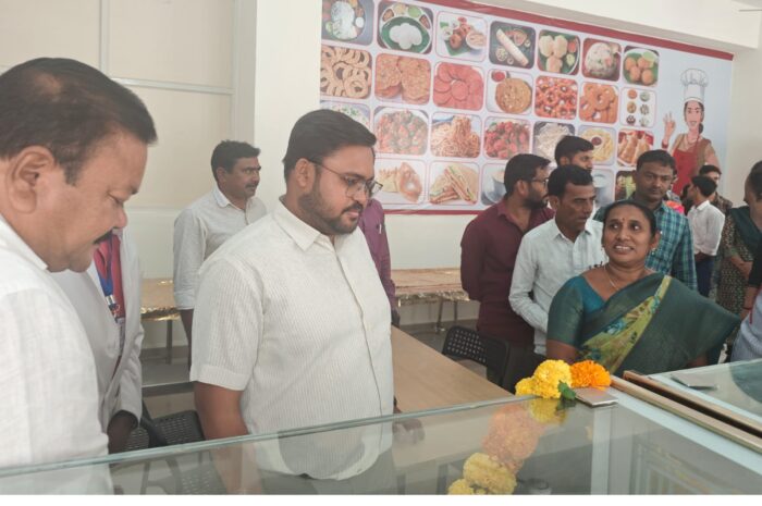 Women Power Canteens: మహిళా శక్తి క్యాంటీన్లతో సాధికారత.. జిల్లా అదనపు కలెక్టర్ ఫైజాన్ అహ్మద్