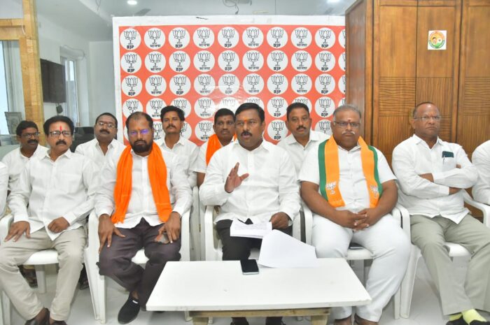 BJLP leader Maheshwar Reddy: కేబినెట్‌లో విభేదాలు.. కాంగ్రెస్‌లో కుమ్ములాటలు