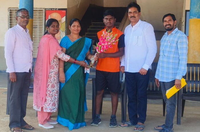 Volleyball competitions: ఆశ్రమ పాఠశాల విద్యార్థి రాష్ట్ర స్థాయి వాలీబాల్ పోటీలకు ఎంపిక