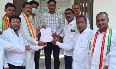 Petition of Congress leaders to Tehsildar