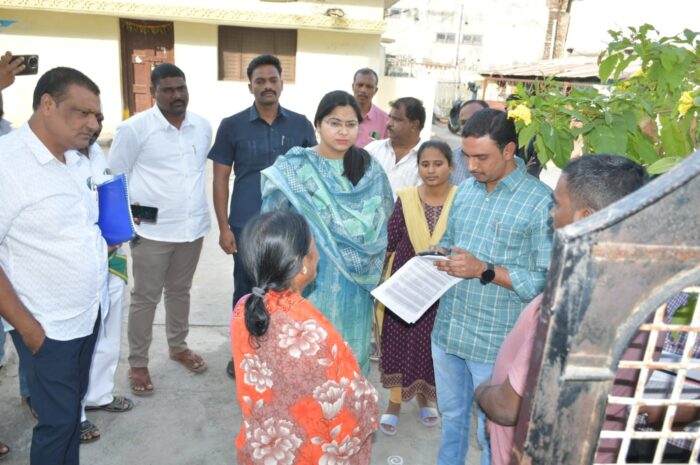 Survey of Indiramma houses: పక్కాగా ఇందిరమ్మ ఇళ్ల సర్వే: కలెక్టర్ అభిలాష అభినవ్