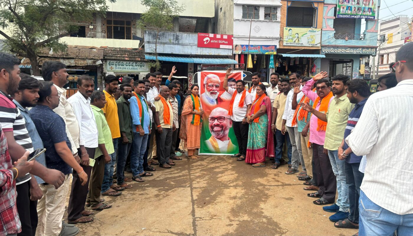 Palabhishekam for Modi's film