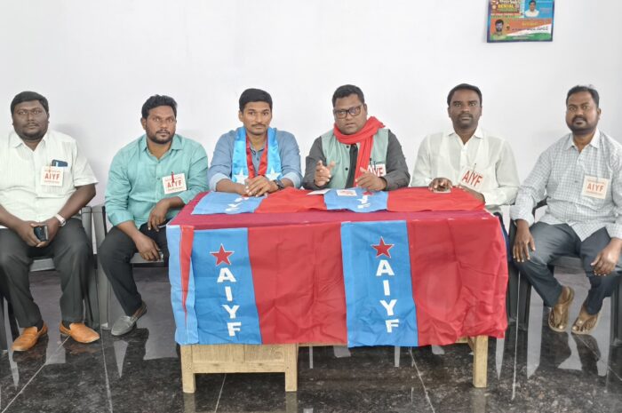 AIYF: గద్దర్‌ను విమర్శించడం తెలంగాణ ఉద్యమాన్ని కించపర్చడమే