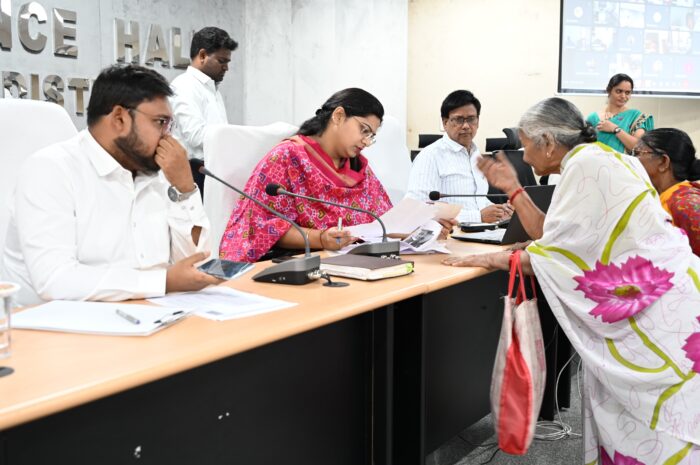 Prajavani: ప్రజా సమస్యలను సత్వరమే పరిష్కరించాలి: జిల్లా కలెక్టర్ అభిలాష అభినవ్