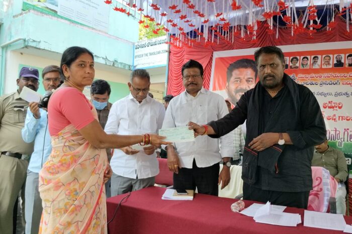 Distribution of Kalyan Lakshmi Cheques: కళ్యాణలక్ష్మి చెక్కుల పంపిణీ