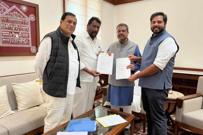 Union Minister Dharmendra Pradhan: నవోదయను కొనసాగించాలని కేంద్ర మంత్రికి వినతి