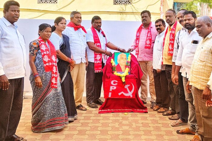 Dharmabhiksam jayanti: బొమ్మగాని ధర్మభిక్షం పోరాటం, త్యాగం మరువలేనిది: కొయ్యడ సృజన్ కుమార్