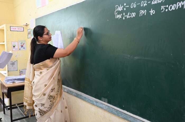 Nirmal Collector Abhilasha Abhinav: చదువు చెప్పి.. చదివించి.. పంతులమ్మగా మారిన నిర్మల్ కలెక్టర్