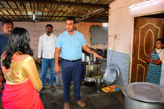 Collector Sandeep Kumar Jha: ఉన్నత లక్ష్యంతో విద్యను అభ్యసించాలి: కలెక్టర్ సందీప్ కుమార్ ఝా