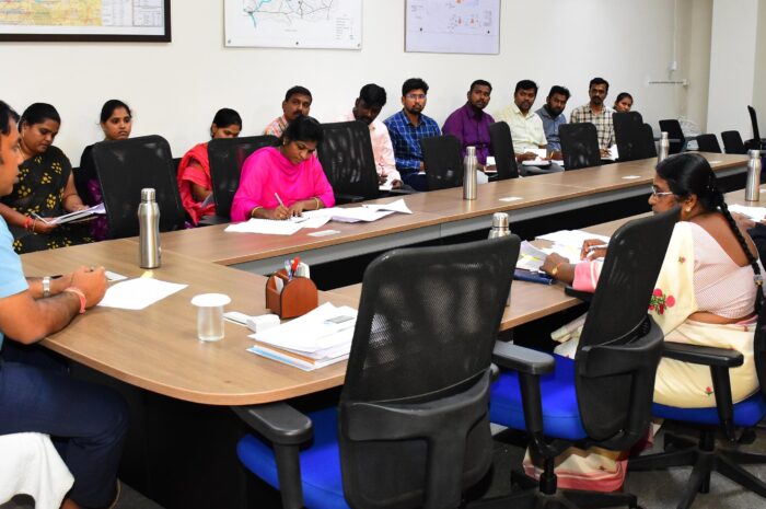 Collector Sandeep Kumar Jha: ధాన్యం కొనుగోలు కేంద్రాల వద్ద వసతులు కల్పించాలి: జిల్లా కలెక్టర్ సందీప్ కుమార్ ఝ