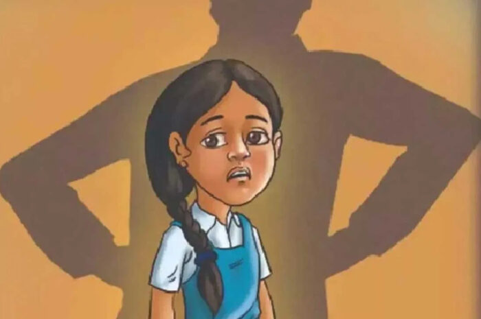 teacher Indecent behavior: ఉపాధ్యాయుడి వెర్రి వేషాలు.. విద్యార్థినులపట్ల అసభ్యకర ప్రవర్తన