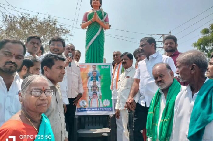 Celebrations: కాంగ్రెస్ నాయకుల సంబరాలు