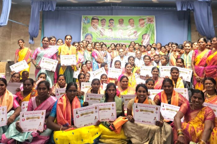 Women’s Day: 250 మంది మహిళలకు సన్మానం.. ప్రశంసా పత్రాలు ప్రదానం