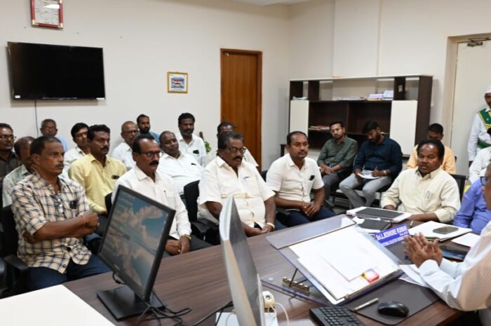 Fine Rice: అందరికీ సన్నబియ్యం అందించాలి: జిల్లా అదనపు కలెక్టర్ కిషోర్ కుమార్