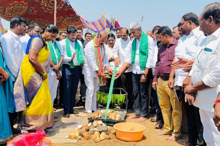 MLA Adi Srinivas: కొనుగోలు కేంద్రాలను ఏర్పాటు: ప్రభుత్వ విప్, వేములవాడ ఎమ్మెల్యే ఆది శ్రీనివాస్