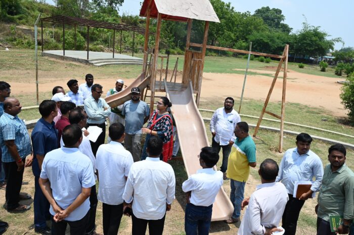 Collector Abhilasha Abhinav: పదిహేను రోజుల్లో ‘దివ్యనగర్’ పార్కు పనులు ప్రారంభించాలి