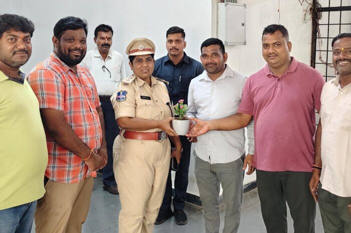 Nirmal Mahalakshmi Temple Bonalu Security: బోనాల పండుగకు బందోబస్తు కల్పించండి.. ఎస్పీని కోరిన నిర్మల్ మహాలక్ష్మి ఆలయ చైర్మన్