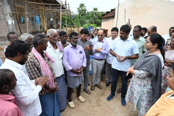 Permanent Solution for Flood Issues in GNR Colony: శాశ్వత పరిష్కారం చేపడతాం: జీఎన్ఆర్ కాలనీని పరిశీలించిన ప్రత్యేక అధికారి హరికృష్ణ