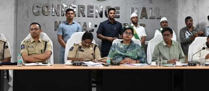 Ganesh Festival Peace Committee Meeting Nirmal: శాంతియుత వాతావరణంలో గణేశ్ ఉత్సవాలు జరుపుకోవాలి: జిల్లా కలెక్టర్ అభిలాష అభినవ్
