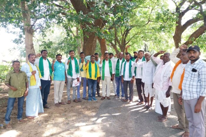 Adivasi Bhimanna temple encroachment issue in Nirmal district: ఆదివాసీల ఆరాధ్య దైవం భీమన్న ఆలయం ఆక్రమణకు యత్నం