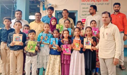 Teachers appreciate students for regular attendance in Khanaapur