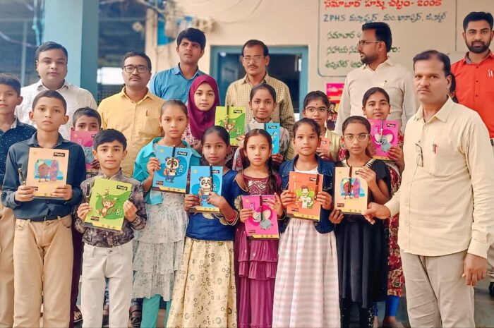 Teachers appreciate students for regular attendance in Khanaapur: విద్యార్థులను అభినందించిన ఉపాధ్యాయులు