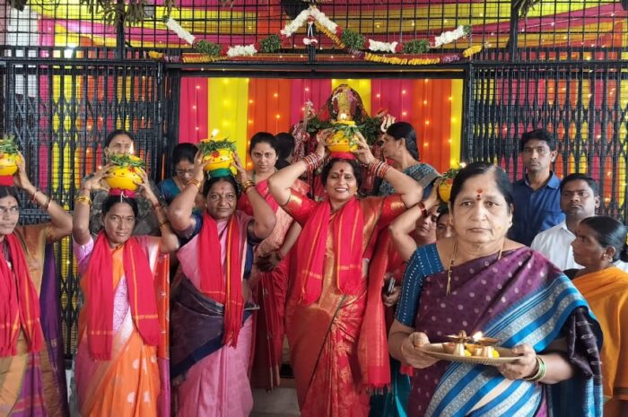Bonalu Festival Celebrations at Divyanagar with MLA’s Wife Kavitha Participation: బోనమో తల్లి దుర్గమ్మ