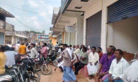Urea shortage in Khanapur farmers suffer