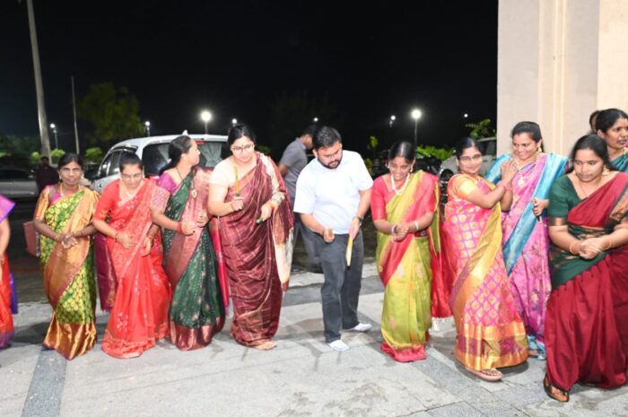 Bathukamma video contest Nirmal: బతుకమ్మ వీడియోలకు ప్రోత్సాహకాలు