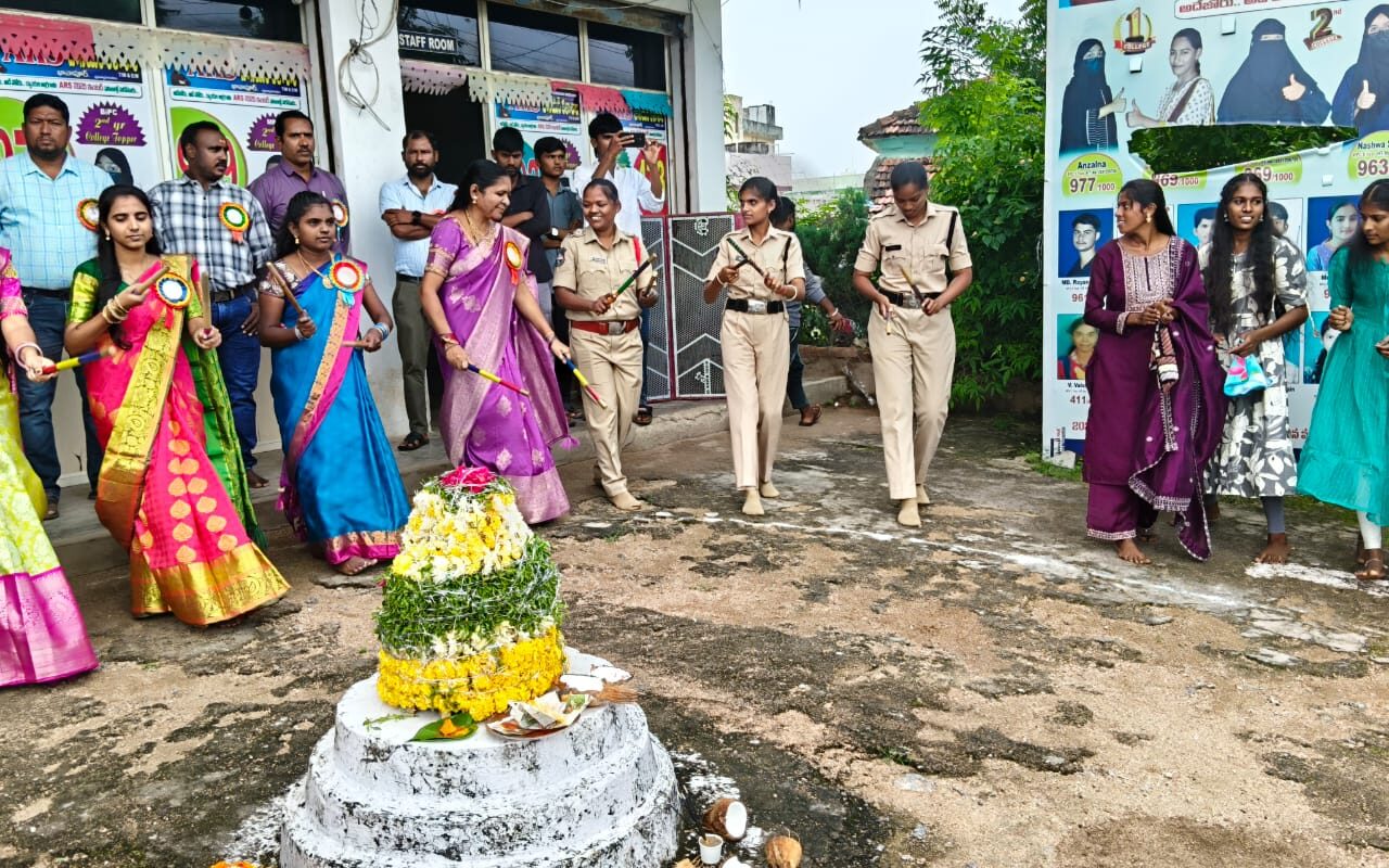 Women police celebrate Bathukamma in Khanapur
