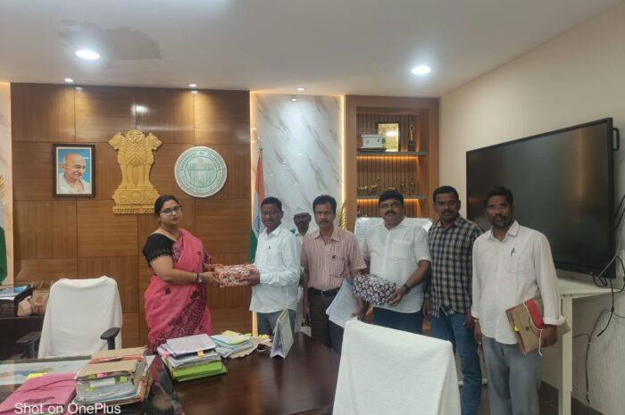 DEO Darshanam Bhojanna takes charge Nirmal district education:నిర్మల్ డీఈవోగా బాధ్యతలు స్వీకరించిన భోజన్న