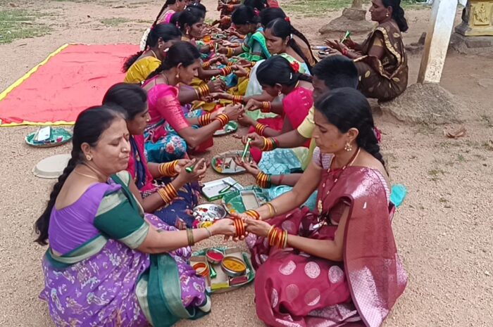 Friendship Bangles Festival celebrated in Khanapur during Vinayaka Navaratri: ఖానాపూర్‌లో ఫ్రెండ్‌షిప్ గాజుల పండుగ
