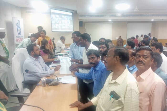 Gangaputra Sangham demands halt to illegal construction at Boddoni Kunta in Khanapur: బొడ్డోని కుంటలో అక్రమ భవనం నిర్మాణం పనులు నిలిపివేయాలి