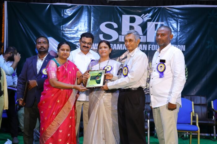 Vasishtha High School Principal Gollapelli Madhavi receives Guru Brahma Award: వశిష్ట హైస్కూల్ ప్రిన్సిపాల్‌ మాధవికి గురుబ్రహ్మ అవార్డు