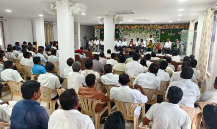 MLA Vedma Bojju Patel Guides Congress Workers on Public Welfare Schemes in Khanapur