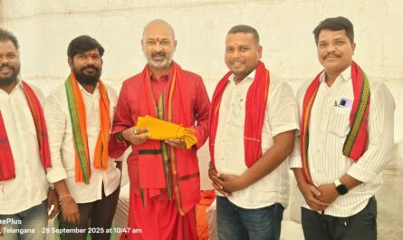 BJP Leaders Meet Bandi Sanjay, Call for Strength in Upcoming Local Body Elections