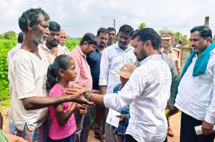 MLA Bojju Patel Assures Support to Lightning Victims’ Family: బాధిత కుటుంబాన్ని ఆదుకుంటాం: పిడుగుపాటుతో మృతిచెందిన దంపతుల కుటుంబాన్ని పరామర్శించిన ఎమ్మెల్యే బొజ్జు పటేల్